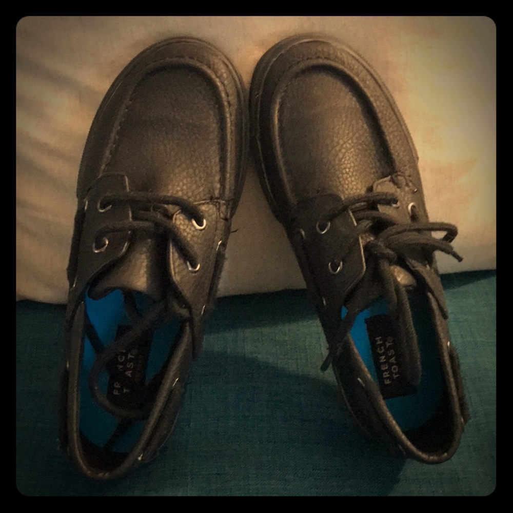 Boys shoes